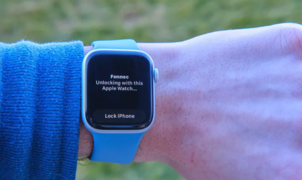 How to unlock your iOS 14.5 iPhone with your Apple Watch